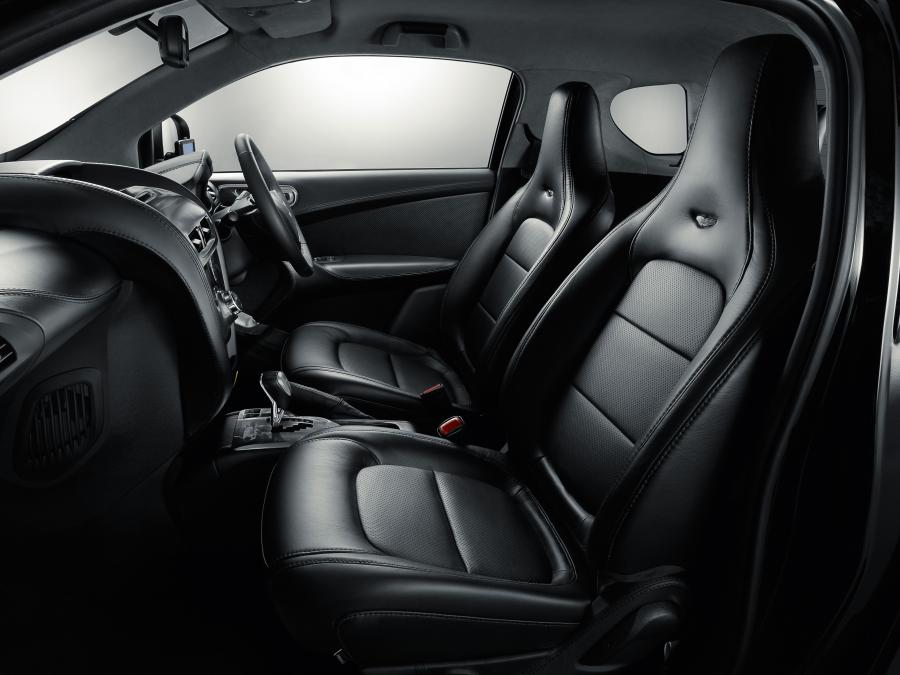 Интерьер Aston Martin Cygnet Launch Edition Black 2011 года  (фото 32 из 32)